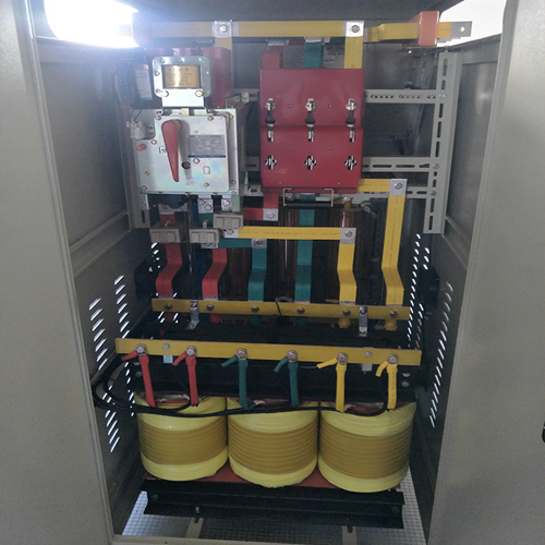 三相全自動輸出電壓平衡補償式穩(wěn)壓器