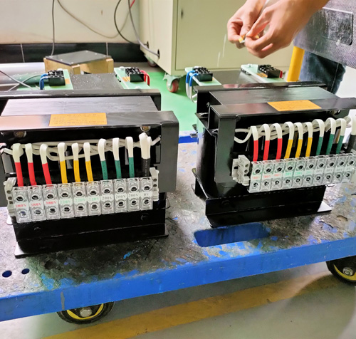 電爐設備用三相380轉(zhuǎn)220變壓器